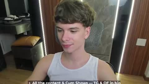 Snapshot of calvin_loves_you chatting on 06.23.26 Hey I am Calvin online show from 06.23.26