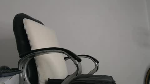 calvinhotlatino online show from 12.14.24