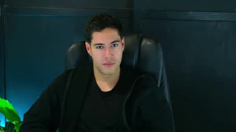 Snapshot of camara110 chatting on 02.12.25 camara110 online show from 02.12.25