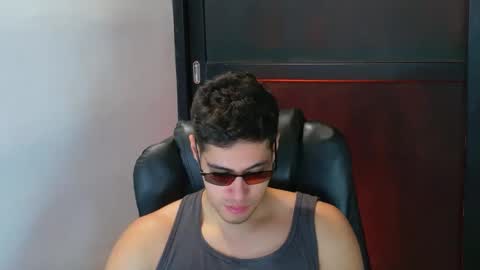 Snapshot of camara110 chatting on 09.16.25 camara110 online show from 09.16.25