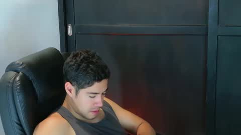 Snapshot of camara110 chatting on 10.02.25 camara110 online show from 10.02.25