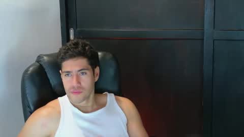 Snapshot of camara110 chatting on 10.03.25 camara110 online show from 10.03.25
