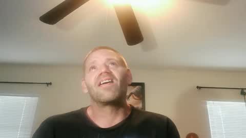 Snapshot of camb46ux1 chatting on 03.31.26 camb46ux1 online show from 03.31.26