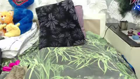 CamDiva1 online show from 02.14.25