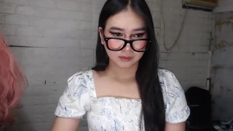 Snapshot of camela_star chatting on 11.04.25 camela_star online show from 11.04.25