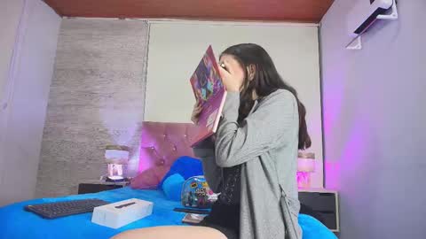 Snapshot of cameron_april chatting on 11.05.25 cameron_april online show from 11.05.25