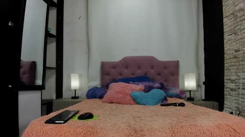 Snapshot of cameron_april chatting on 11.21.25 cameron_april online show from 11.21.25