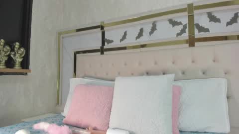 cameron_hearts online show from 10.18.25