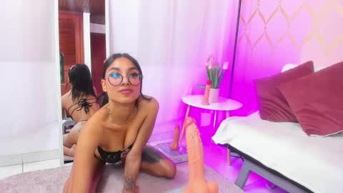 Snapshot of cami_evanns chatting on 02.09.25 Camila online show from 02.09.25