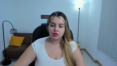 Camila online show from 02.08.25