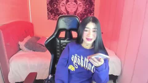 Snapshot of camiilaatorres chatting on 10.08.25 camila online show from 10.08.25
