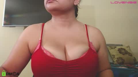 Snapshot of camiilahotxxx chatting on 01.06.26 Camila online show from 01.06.26