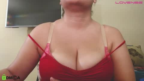 Snapshot of camiilahotxxx chatting on 01.06.26 Camila online show from 01.06.26