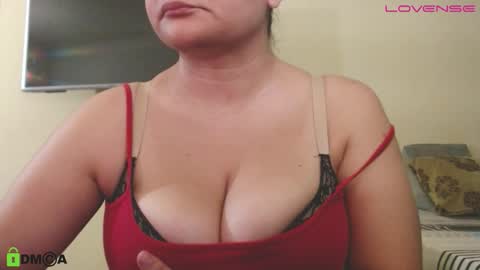 Snapshot of camiilahotxxx chatting on 02.14.26 Camila online show from 02.14.26