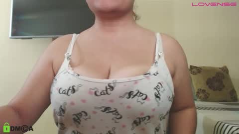 Snapshot of camiilahotxxx chatting on 02.20.26 Camila online show from 02.20.26