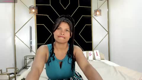 CamiilaReyes online show from 02.24.25