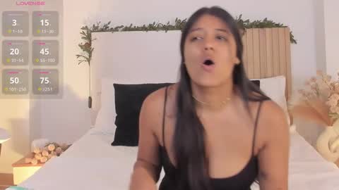 camila_bustamante_ online show from 01.14.26