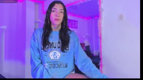 Snapshot of camila_coxx chatting on 10.28.25 s online show from 10.28.25