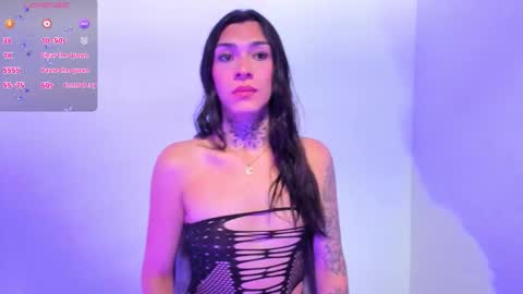 Snapshot of camila_coxx chatting on 11.16.25 s online show from 11.16.25