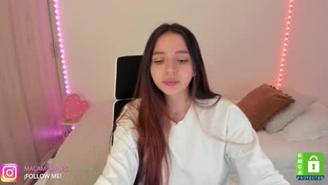  C A M I  online show from 10.10.25