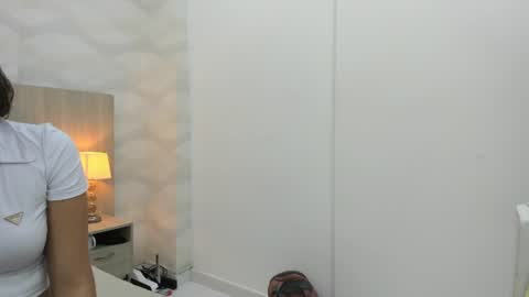 Snapshot of camila_lenox chatting on 06.10.26 Camila Lenox online show from 06.10.26