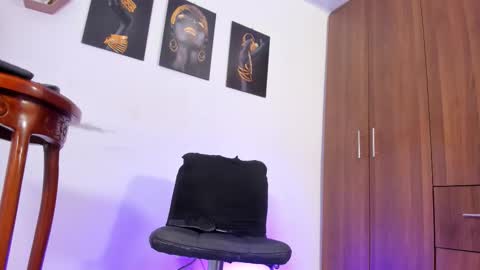 camila_ssaenz online show from 12.17.25