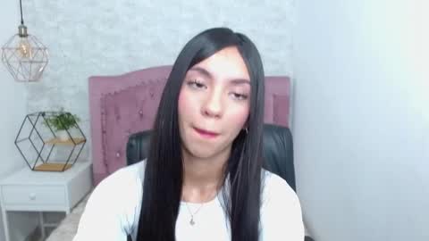 Snapshot of camilah_tk chatting on 02.08.25 Cami online show from 02.08.25