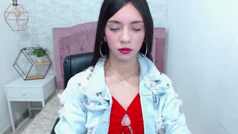 Snapshot of camilah_tk chatting on 02.13.25 Cami online show from 02.13.25