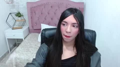Snapshot of camilah_tk chatting on 03.05.25 Cami online show from 03.05.25