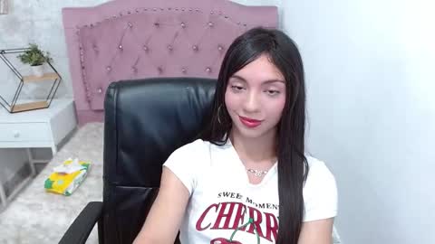 Snapshot of camilah_tk chatting on 03.08.25 Cami online show from 03.08.25