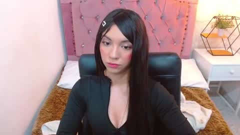 Snapshot of camilah_tk chatting on 09.12.25 Cami online show from 09.12.25