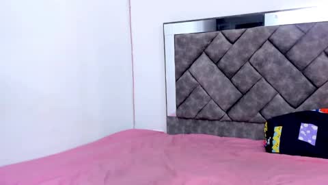 camilajhoones online show from 12.12.24