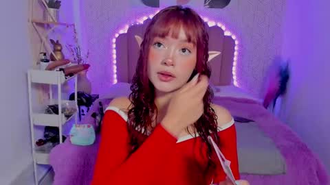 Snapshot of camilarivers chatting on 02.19.25 Camila online show from 02.19.25