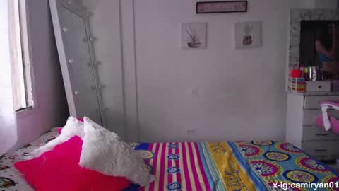 X IGcamiryan01 online show from 01.09.25