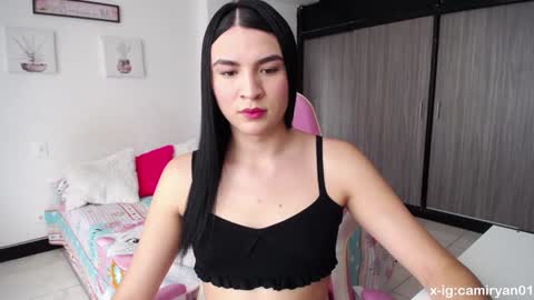 X IGcamiryan01 online show from 01.29.25