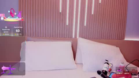 Snapshot of camile_cute chatting on 09.10.25 camile_cute online show from 09.10.25