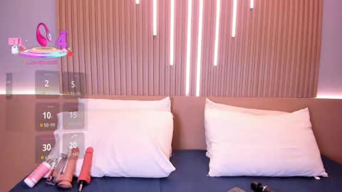 Snapshot of camile_cute chatting on 10.13.25 camile_cute online show from 10.13.25