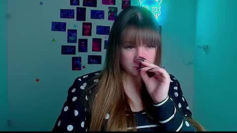 Snapshot of camilla_body chatting on 04.22.26 Camilla online show from 04.22.26