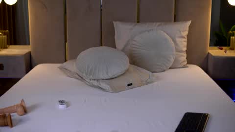 Snapshot of camillastarr chatting on 10.07.25 Camy online show from 10.07.25