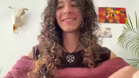 Snapshot of camille_delrey chatting on 11.04.25 Camille online show from 11.04.25