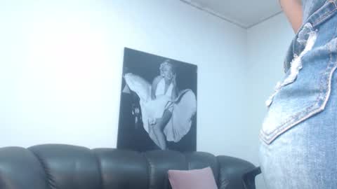 Snapshot of camille_diaz19 chatting on 01.18.26 Camille online show from 01.18.26