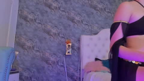 C A M I L L E N    Help me get to the top online show from 01.15.25