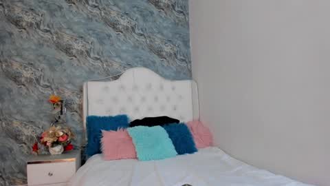 C A M I L L E N    Help me get to the top online show from 01.21.25