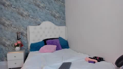 C A M I L L E N    Help me get to the top online show from 01.31.25