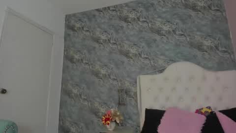 C A M I L L E N    Help me get to the top online show from 03.03.25