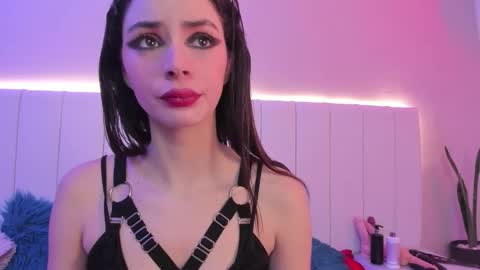 C A M I L L E N    Help me get to the top online show from 10.05.25