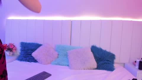 C A M I L L E N    Help me get to the top online show from 10.08.25