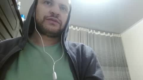 Snapshot of camiloking17 chatting on 12.20.24 camilo online show from 12.20.24