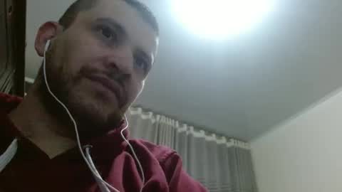 Snapshot of camiloking17 chatting on 01.18.25 camilo online show from 01.18.25