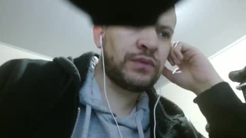 Snapshot of camiloking17 chatting on 02.19.25 camilo online show from 02.19.25